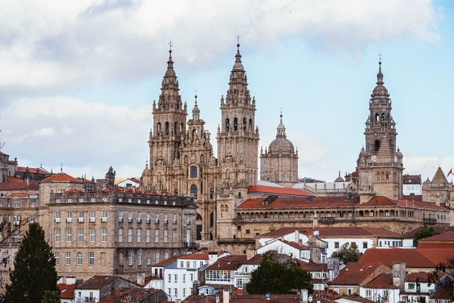 9 EXPERIENCES IN SANTIAGO DE COMPOSTELA