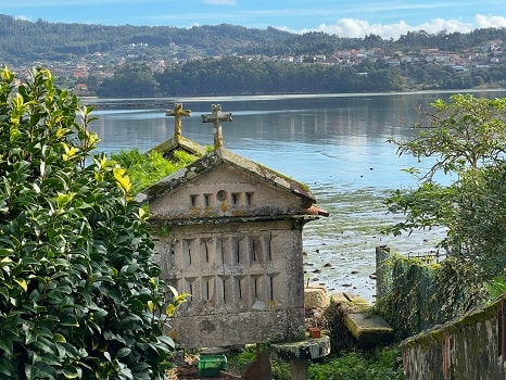 The town of Combarro