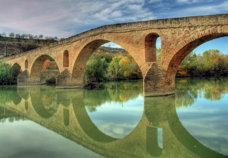 Un puente por el camino de Santiago