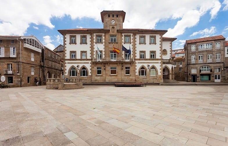 Muros: a very interesting historical center