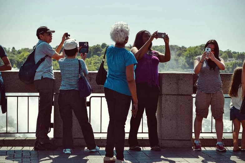 turistas en un free tour