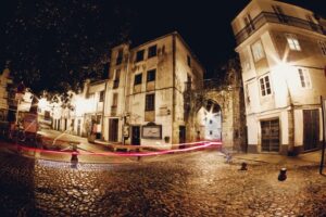 Muralla de Santiago de Compostela: Historia y Patrimonio