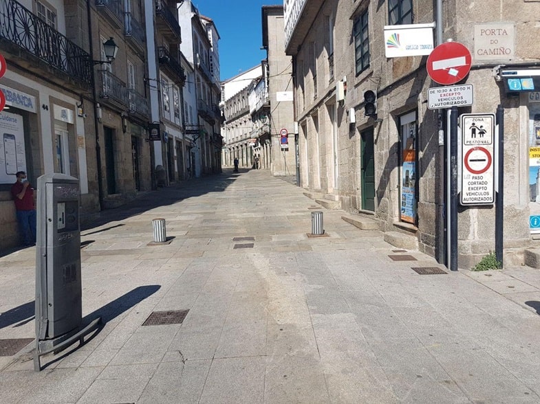 Galicia Travels' office : an ancient entrance to the Wall of Santiago