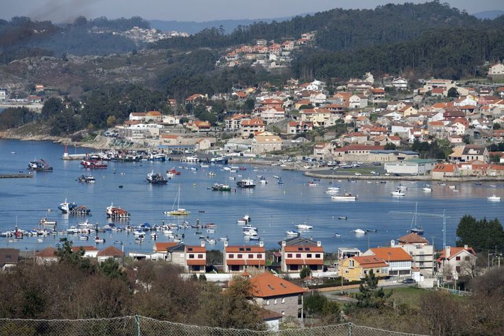 Pueblo por las Rías Baixas